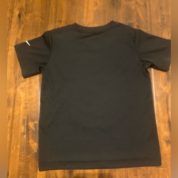 ✔️Nike Dri Fit Top Kids Size 5 (EUC) - Picture 4 of 8